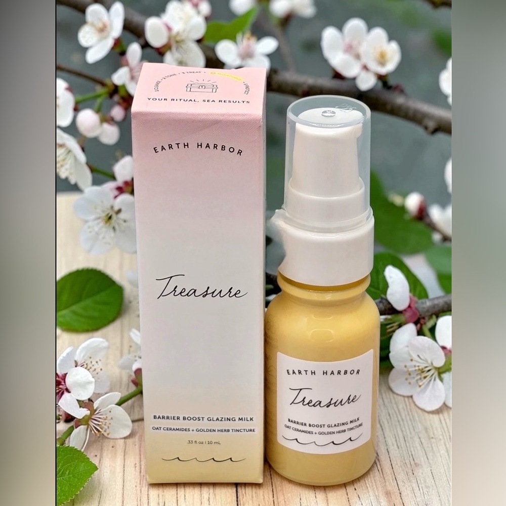 Earth Harbor Treasure Barrier
Boost Glazing Milk 0.33 fl Oz
Brand New In Box